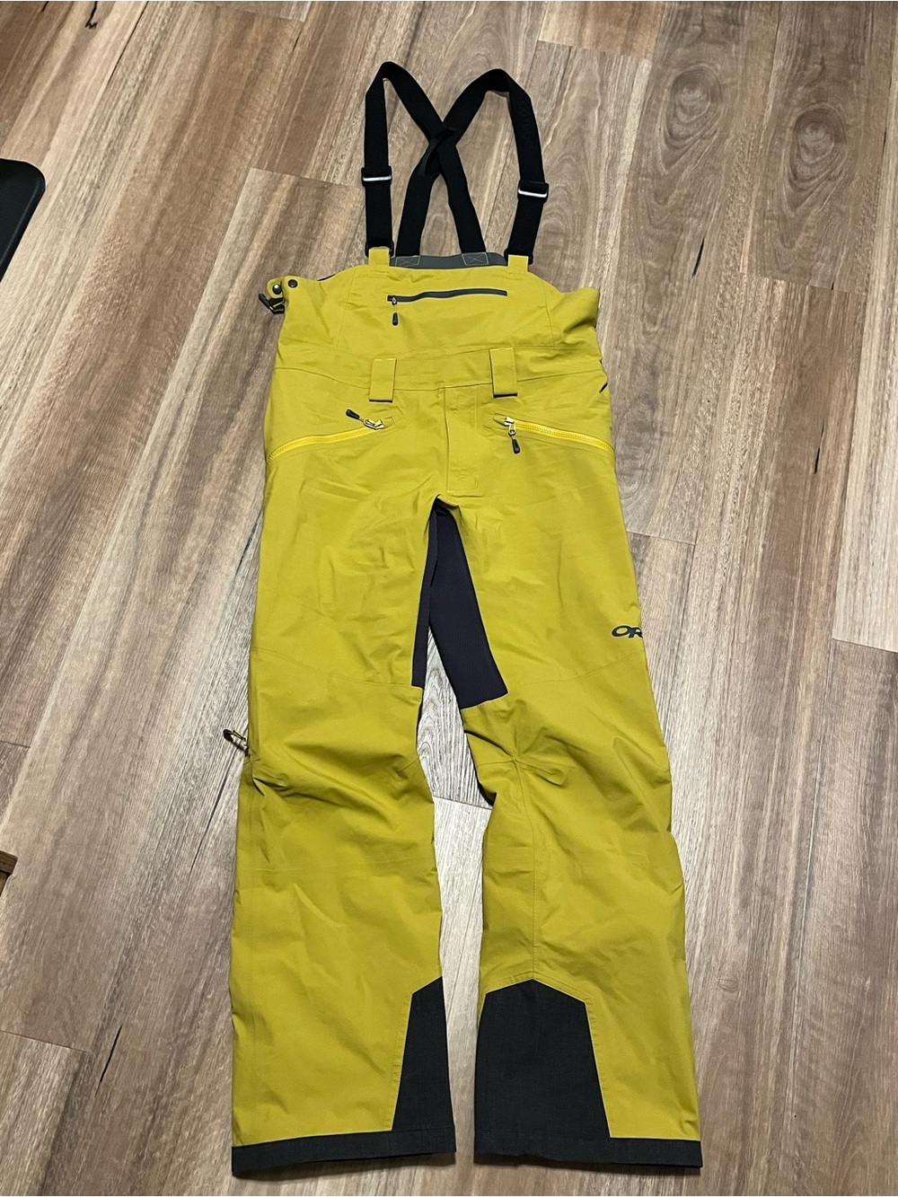 Outdoor Research Hemispheres ski bibs men’s medium.